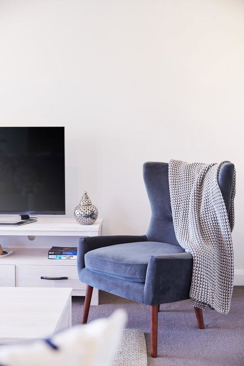 Bright And Spacious Family Home With Leafy Deck - Accommodation Mt Buller 16