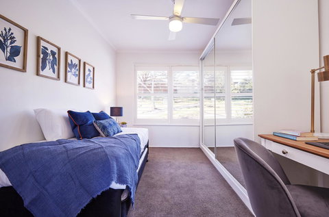 Bright And Spacious Family Home With Leafy Deck - Accommodation Mt Buller 28