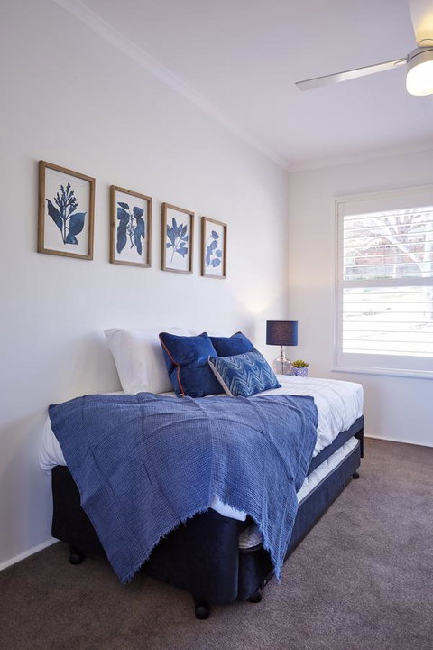 Bright And Spacious Family Home With Leafy Deck - Accommodation Mt Buller 30