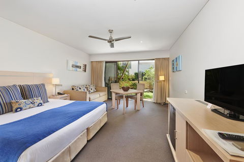 Waves Byron Bay - Accommodation Mt Buller 2
