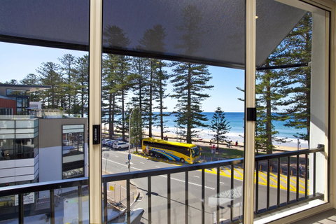 Manly Paradise Motel & Apartments - Accommodation Mt Buller 4