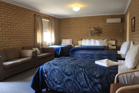 Grand Manor Motor Inn - Accommodation Mt Buller 1