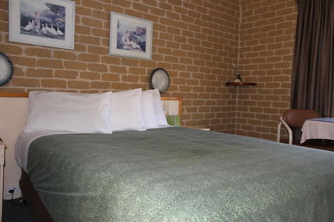 Grand Manor Motor Inn - Accommodation Mt Buller 5