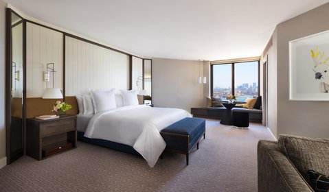 Four Seasons Hotel Sydney - Accommodation Mt Buller 7
