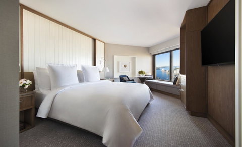Four Seasons Hotel Sydney - Accommodation Mt Buller 12
