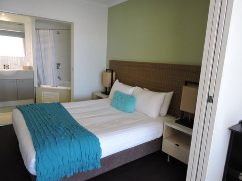 BASE Holidays - Ettalong Beach Premium Apartments - Accommodation Mt Buller 4