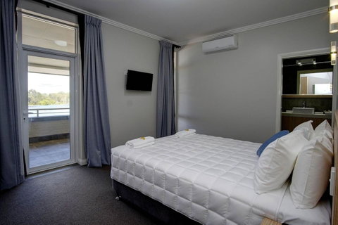 Lakes And Ocean Hotel Forster - Accommodation Mt buller 12