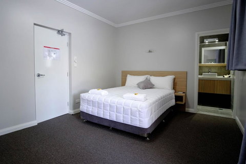 Lakes And Ocean Hotel Forster - Accommodation Mt buller 13