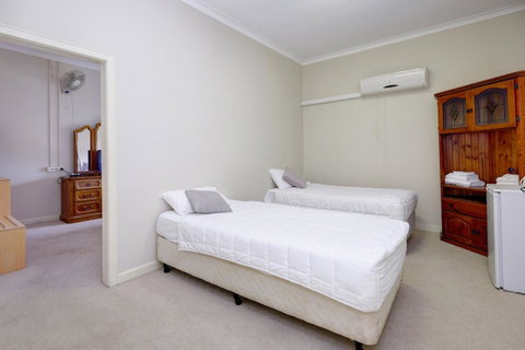 Lakes And Ocean Hotel Forster - Accommodation Mt buller 4