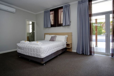 Lakes And Ocean Hotel Forster - Accommodation Mt buller 19