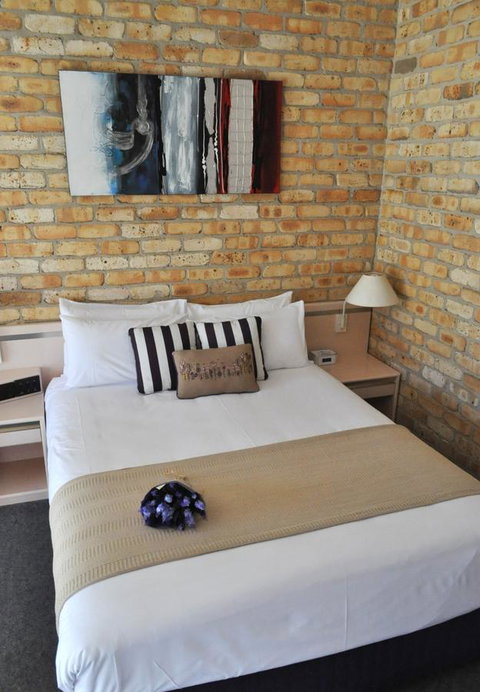 Mollymook Surfbeach Motel & Apartments - Accommodation Mt Buller 6