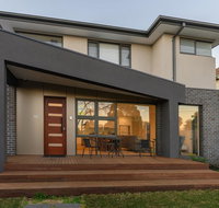 Brighton East 3 Bedroom 3 Bathroom Townhouse - Accommodation Mt Buller