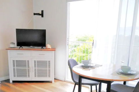 Cabin In The Sky Glorious Views To Magnetic Island - Accommodation Mt Buller 1