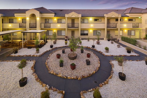 Canberra Parklands Central Apartment Hotel - Accommodation Mt Buller 2