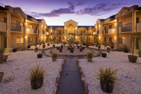 Canberra Parklands Central Apartment Hotel - Accommodation Mt Buller 0