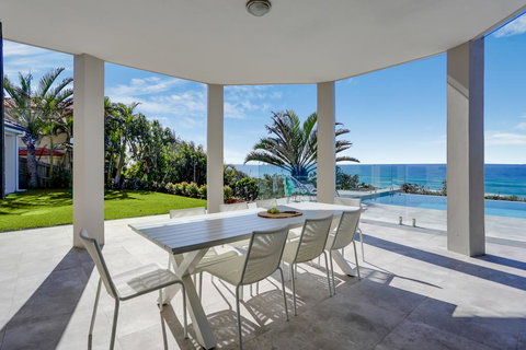 Castaways Beach Escape - Accommodation Mt Buller 0