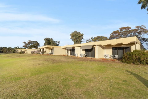 Comfort Inn & Suites Riverland - Accommodation Mt Buller 3