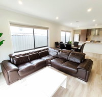 Comfortable 4BR 2Bath House Tarneit Melbourne - Accommodation Mt Buller