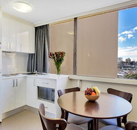 Cosmopolitan apartment at College St - Accommodation Mt Buller