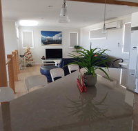 Cozzys Condo Luxury Beach House - Accommodation Mt buller