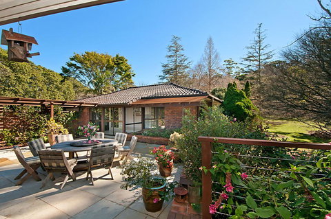 Craigdarroch Courtyard Cottage, 22 Bartle Road - Accommodation Mt Buller 0