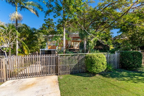 Decked Out For A Fantastic Holiday - (Whole House) Winnett St, Woorim - Accommodation Mt Buller 2