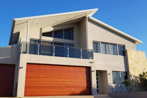 Delux Living In Wannanup - Accommodation Mt Buller 2