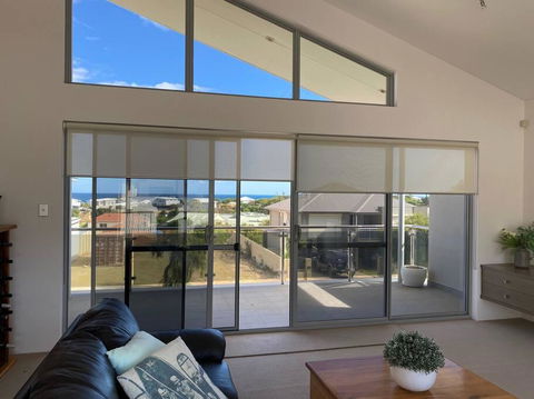 Delux Living In Wannanup - Accommodation Mt Buller 3