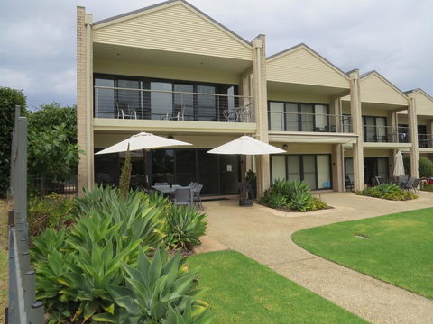 ELSINOR Townhouse 10 Mulwala - Accommodation Mt Buller 0
