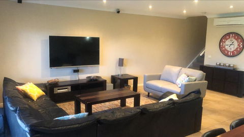 ELSINOR Townhouse 2 - Accommodation Mt Buller 2