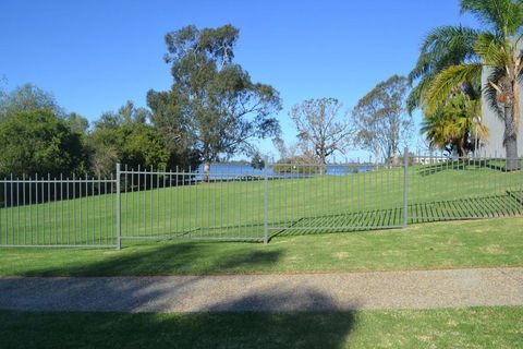 ELSINOR Townhouse 4 Mulwala - Accommodation Mt Buller 1