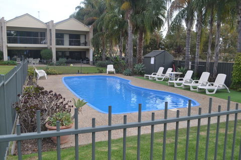 ELSINOR Townhouse 8 Mulwala - Accommodation Mt Buller 0
