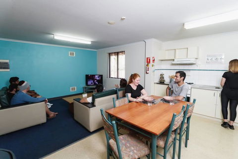 Erica Underwood House 6 Bedroom Flat - Accommodation Mt Buller 3