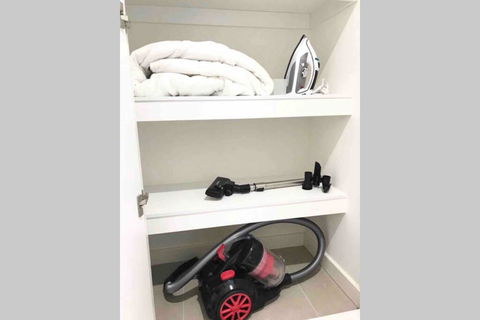 ESQ Astonishing 3BD Apartment 1 Min From Train Station - Accommodation Mt Buller 3