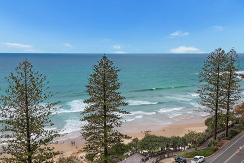 FABULOUS BEACHFRONT POSITION - Accommodation Mt Buller 0