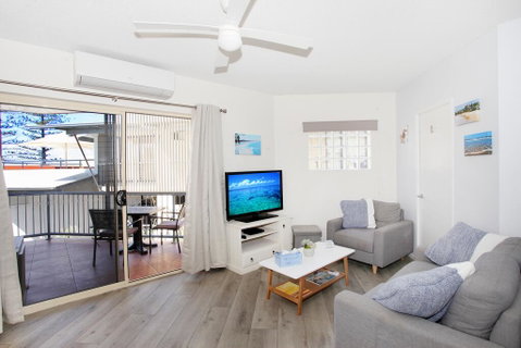 FABULOUS BEACHFRONT POSITION - Accommodation Mt Buller 2