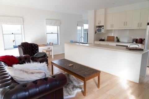 Gawler Townhouse 1 Bedroom - Accommodation Mt Buller 0