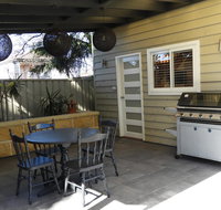 Guesthouse with Pool  BBQ - 10 kms from CBD - Accommodation Mt Buller