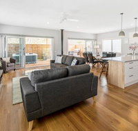 HALE KUPA Rye Beach House Spa Table Tennis - Accommodation Mt Buller