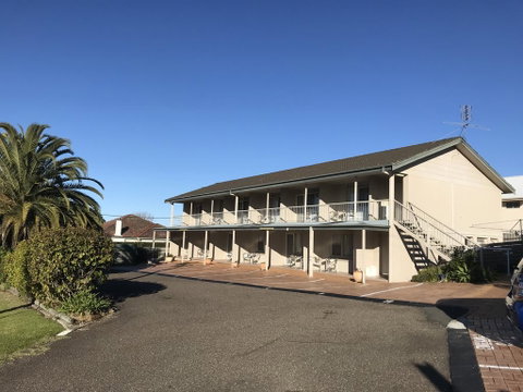 Holiday Lodge Motor Inn - Accommodation Mt Buller 3
