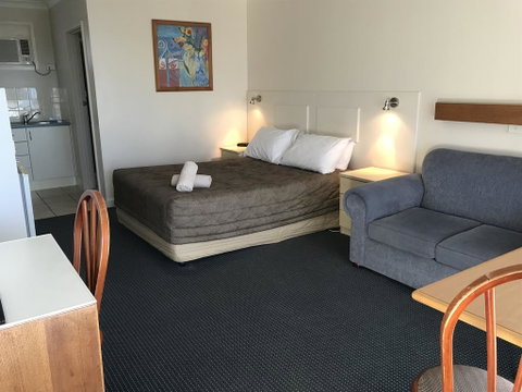 Holiday Lodge Motor Inn - Accommodation Mt Buller 1