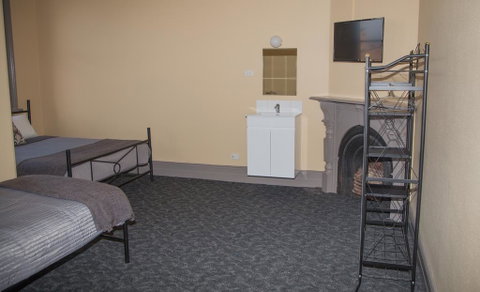 Hotel Cessnock - Accommodation Mt Buller 2