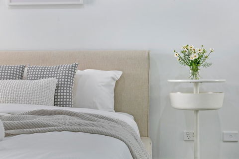 KOZYGURU MASCOT WALK TO STATION MODERN DESIGNER 2 BED APT FREE PARKING NMA260-312 - Accommodation Mt Buller 1