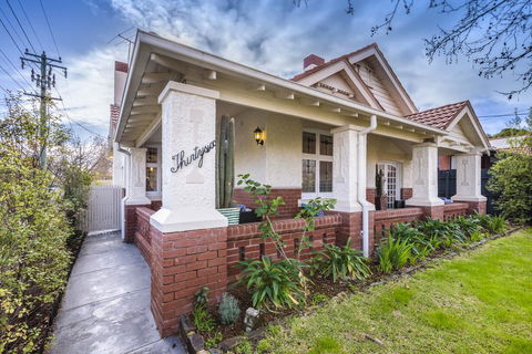 Lady Meredith In Elwood - Accommodation Mt Buller 0