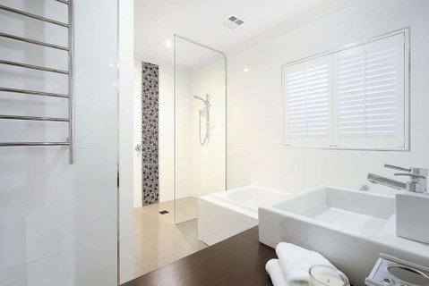 Lang Street Luxury Retreat - Mulwala - Accommodation Mt Buller 2