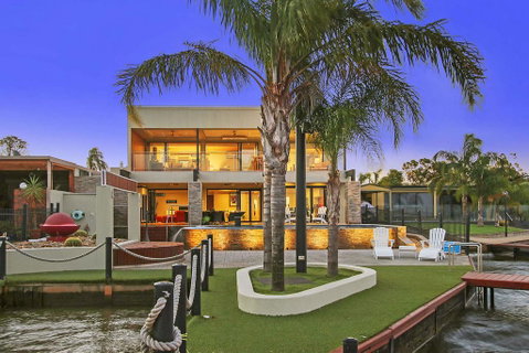 Lang Street Luxury Retreat - Mulwala - Accommodation Mt Buller 0