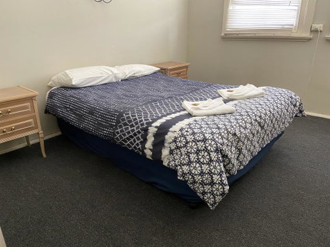 Leeton Hotel - Accommodation Mt Buller 3