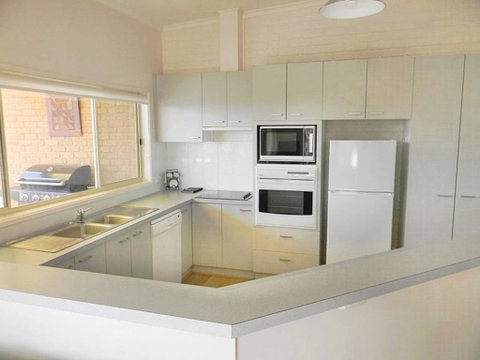 LIFE'S A BEACH - Accommodation Mt Buller 3