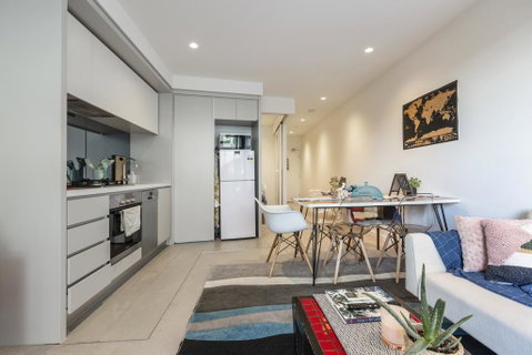 LUXURIOUS RIVERSIDE RESORT STYLE APARTMENTPOOLSPAGYMROOFTOP WITH CITY VIEWS - Accommodation Mt Buller 3