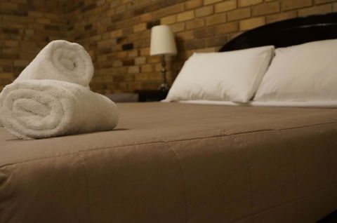 Magdala Motor Lodge & Lakeside Restaurant - Accommodation Mt Buller 1